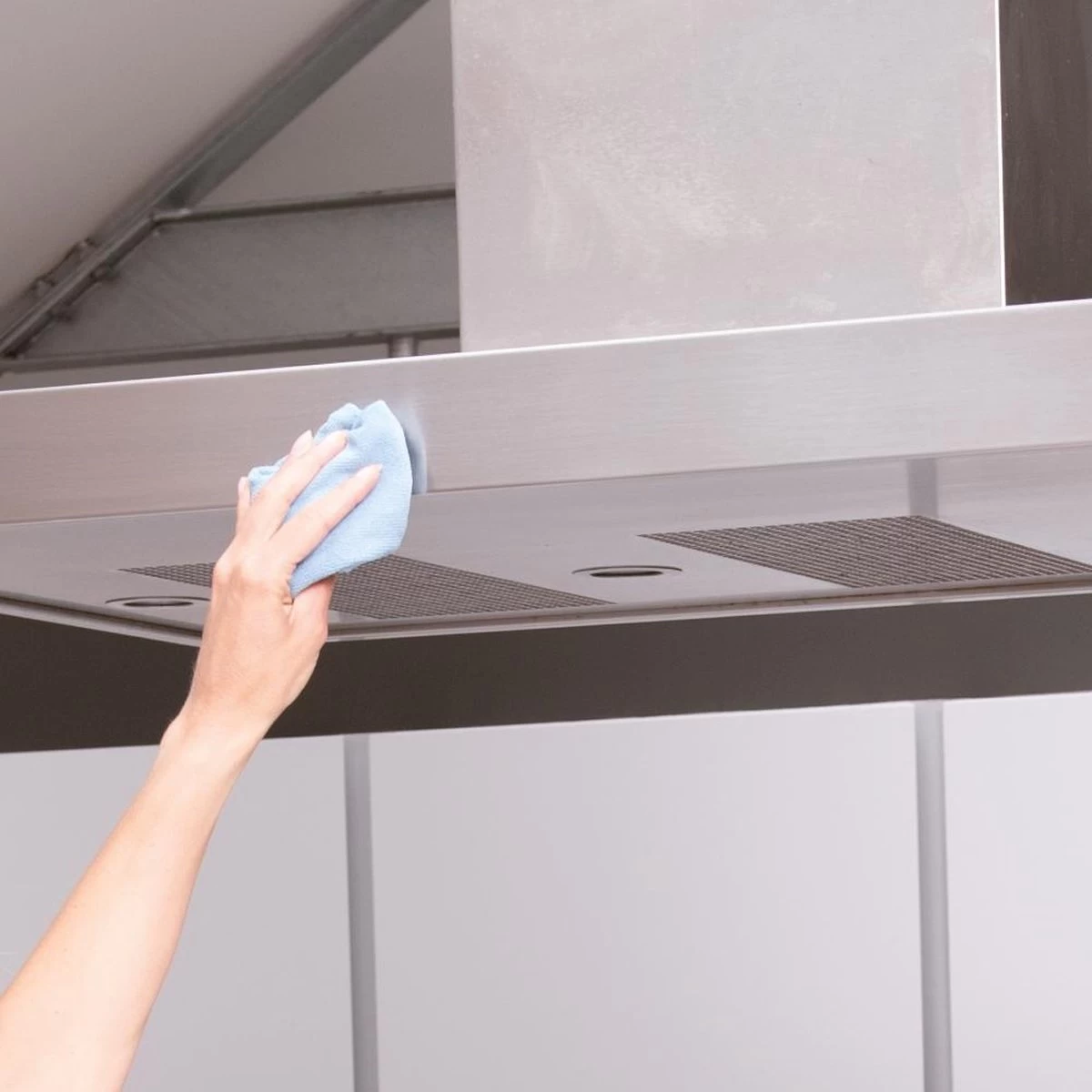 HG Roestvrijstaal Reiniger - 300ml - Onzichtbare Beschermlaag - Reinigt Snel En Streeploos 4 HG Roestvrijstaal Reiniger - 300ml - Onzichtbare Beschermlaag - Reinigt Snel En Streeploos - Afbeelding 4