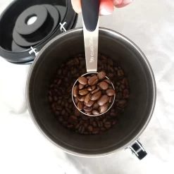 House Of Husk Koffieblik Met CO² Ventilatie - Bewaarblik - Voorraadbussen - Voorraadblik - RVS - Zwart - 1.5 Liter -Lifestyleproducten 1200x1200 941