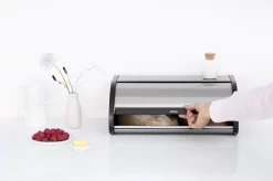 Brabantia Broodtrommel - Met Schuifdeksel - Matt Steel Fingerprint Proof -Lifestyleproducten 1200x799 13