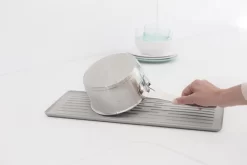 Brabantia SinkSide Afdruiprek Compact - Mid Grey -Lifestyleproducten 1200x801 3