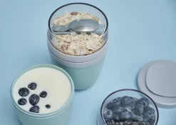 Mepal - Lunchpot + Vouwlepel Ellipse - Nordic Pink - Yoghurtbeker Met Lepel - Muesli Beker To Go - Geschikt Voor Vriezer, Magnetron En Vaatwasser. -Lifestyleproducten 1200x851 2