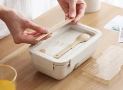 BentoBros® Duurzame Bento Box - Broodtrommel - Lunchtrommel - Lunchbox - Lunchset Voor Kinderen - Brooddoos - Duurzaam Hout - Inclusief Bestek - Voor Volwassenen En Kinderen - 0,85 Liter - Geschikt Voor Magnetron, Vriezer En Vaatwasser - Groen -Lifestyleproducten 1200x880 1