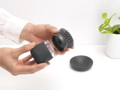 Brabantia Sink Side Afwasborstel - Met Zeepdispenser- Dark Grey -Lifestyleproducten 1200x900 16