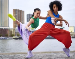 Mepal – Lunchbox Ellipse Duo – Lunchbox Voor Volwassenen En Saladebox To Go– Strawberry Vibe – Magnetronbestendig - Limited Edition -Lifestyleproducten 1200x952