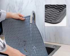 Merkloos Afdruipmat - Pannenonderzetter- Siliconen Mat - Zwart - 30 X 40 CM - Met Ophanggat - Hittebestendig -Lifestyleproducten 1200x954 2